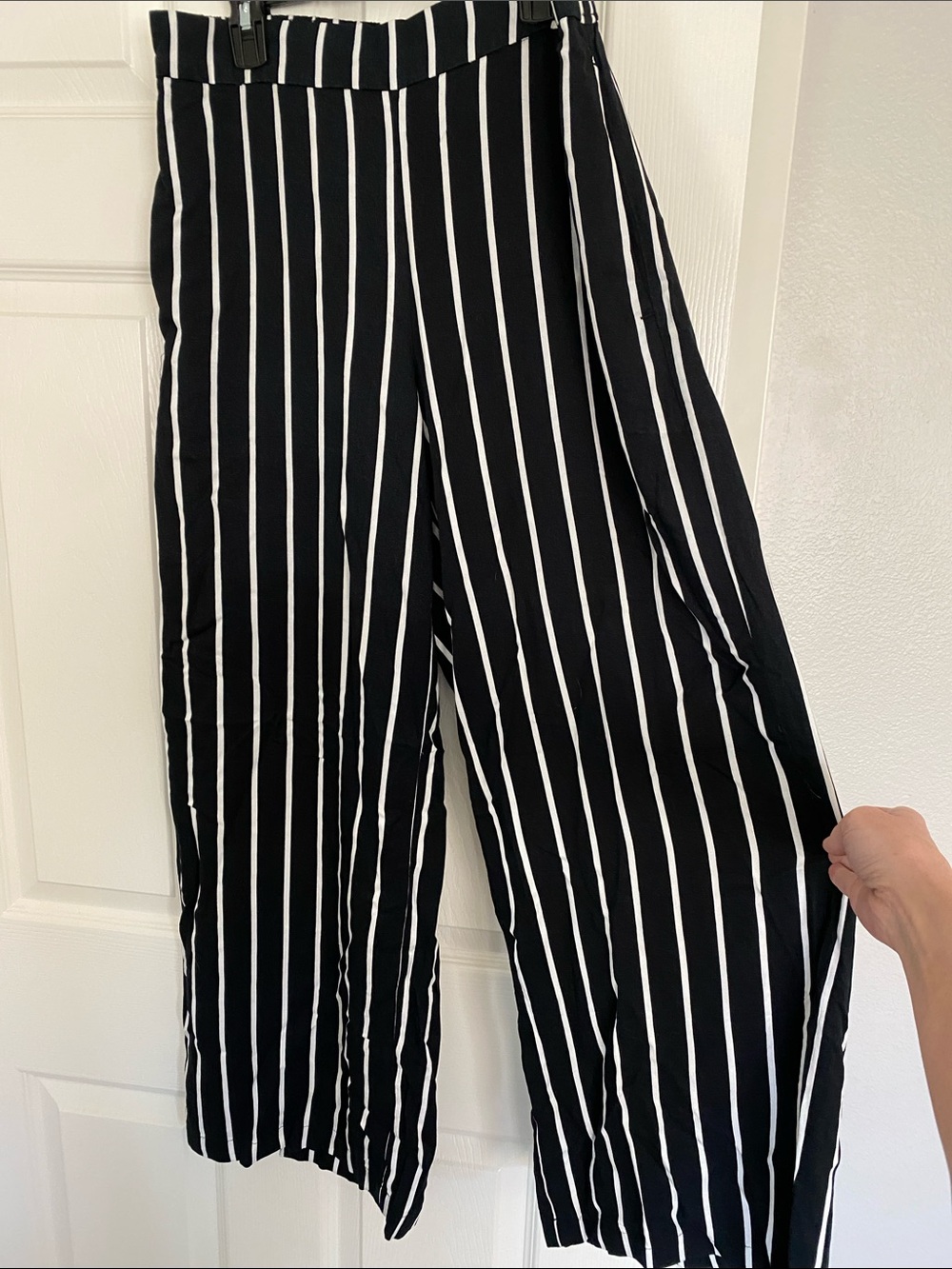 Old Navy Playa Wide-Leg Black & White Vertical Stripe Pants